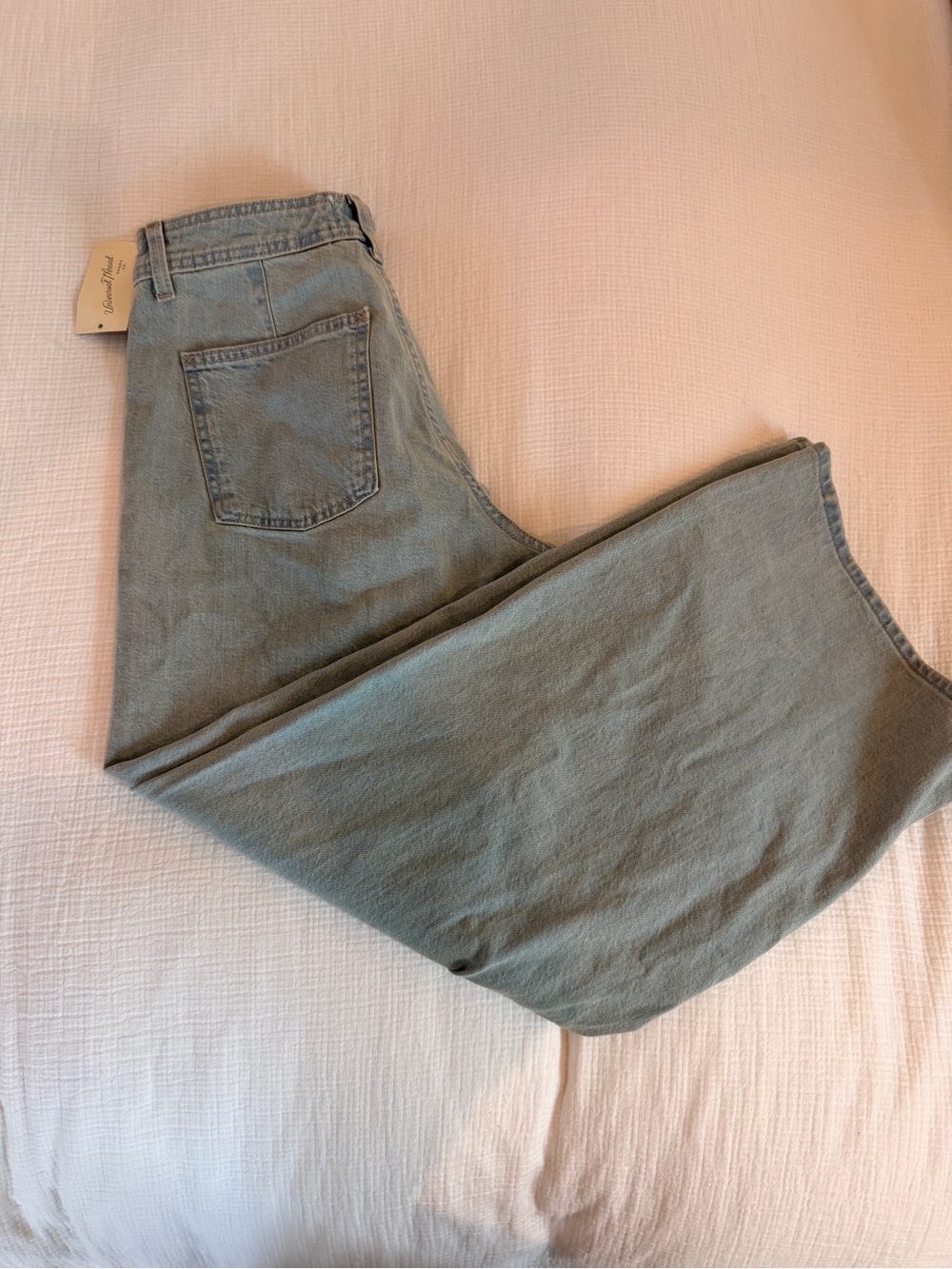 Universal Threads Light Wash Jeans